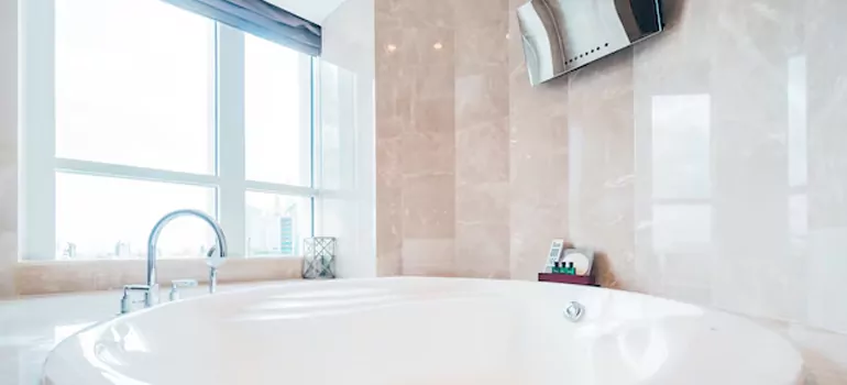 Bathroom Window Coverings in Four Corners, FL