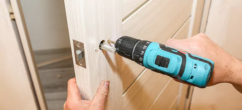 Old Door Knob Repair in Four Corners, FL