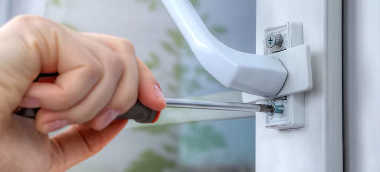 Window Crack Repair in Four Corners, FL