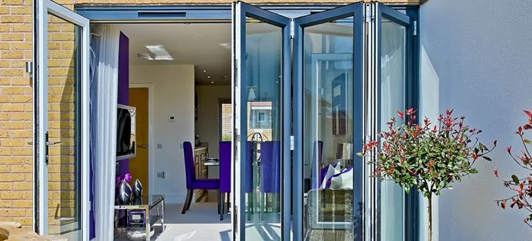 Commercial Door Glass Repair in Four Corners, FL